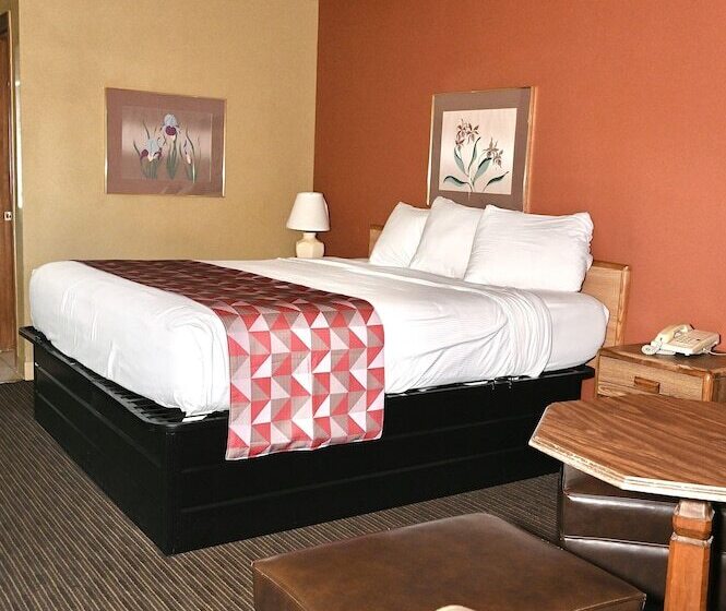 هتل Fortune Inn & Suites