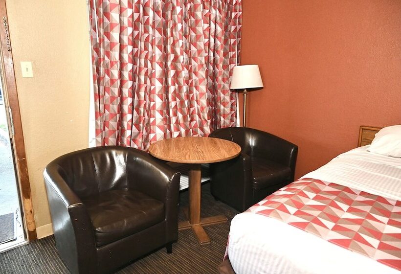 هتل Fortune Inn & Suites