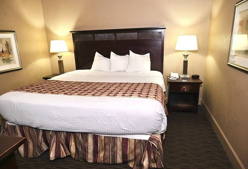 هتل Fortune Inn & Suites