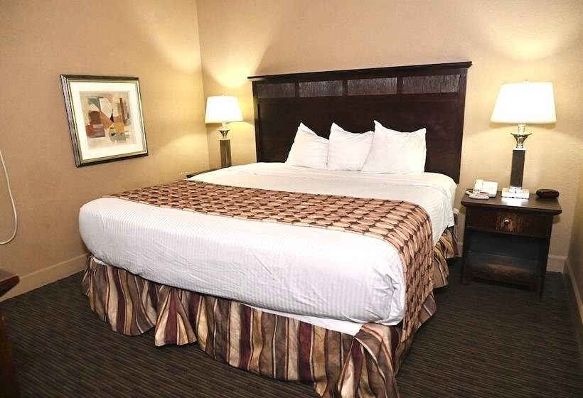 هتل Fortune Inn & Suites