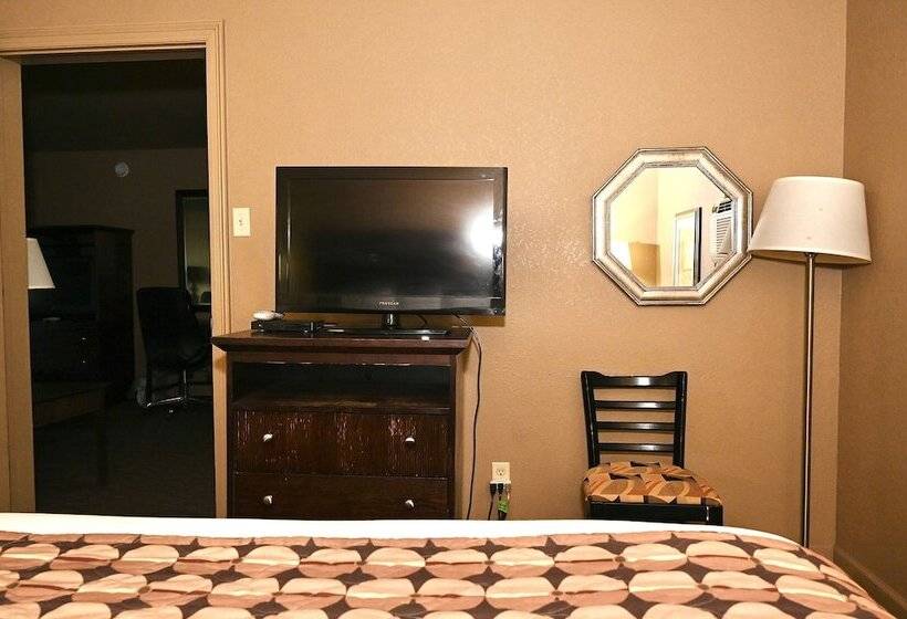 هتل Fortune Inn & Suites
