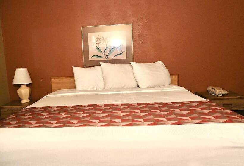 هتل Fortune Inn & Suites