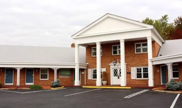 酒店 Governor House Inn Arlington/falls Church