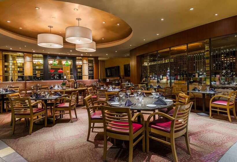 هتل Hilton Alexandria Mark Center