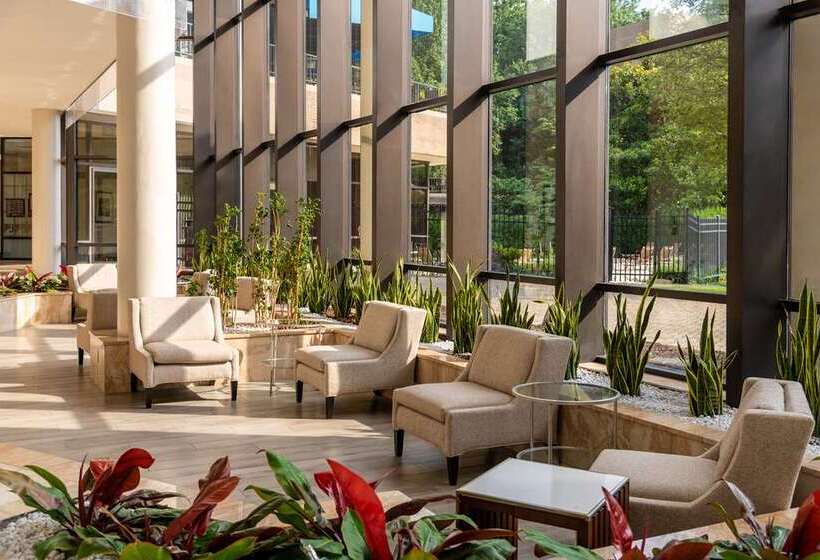 هتل Hilton Alexandria Mark Center