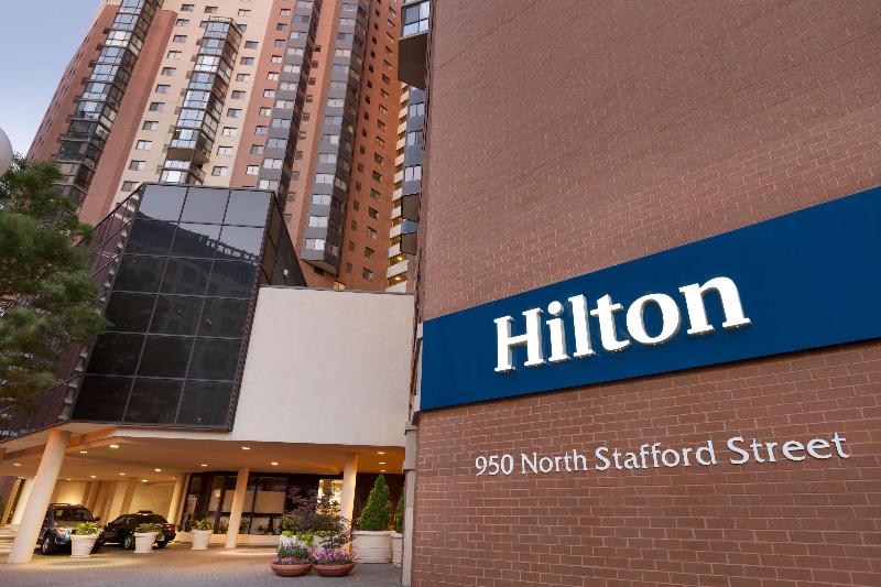 هتل Hilton Arlington