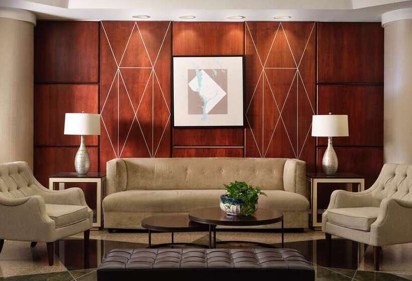 هتل Hilton Arlington