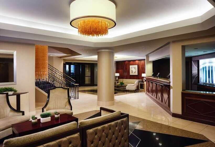 هتل Hilton Arlington