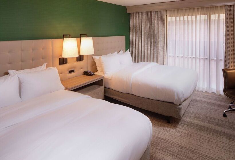 هتل Hilton Birmingham Downtown At Uab