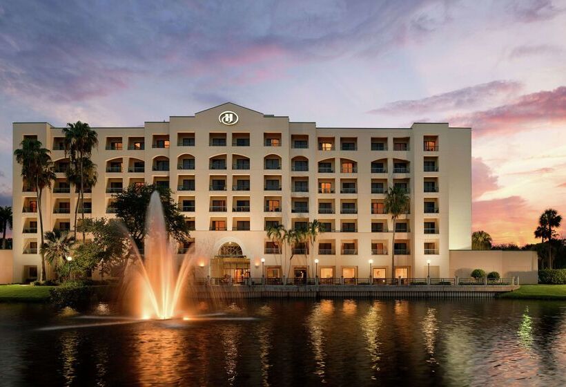 فندق Hilton Boca Raton Suites