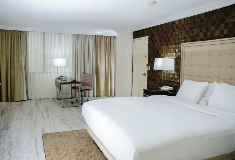 فندق Hilton Palm Beach Pbi