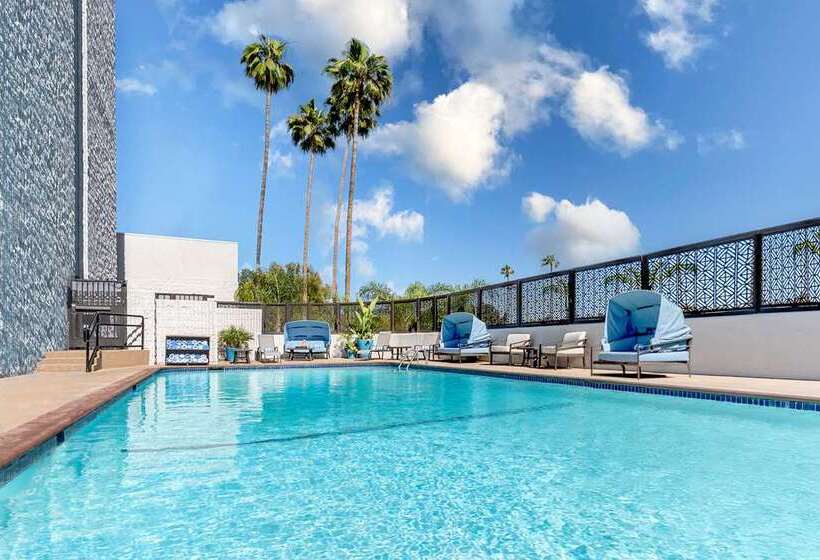 ホテル Hilton Pasadena