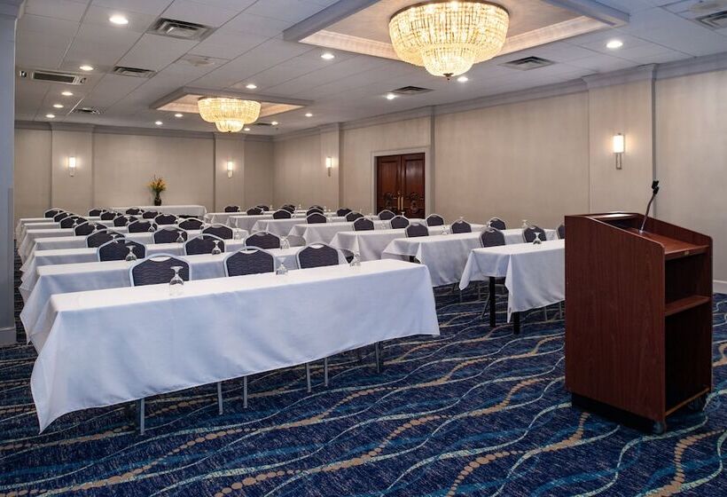 فندق Holiday Inn Concord Downtown, An Ihg