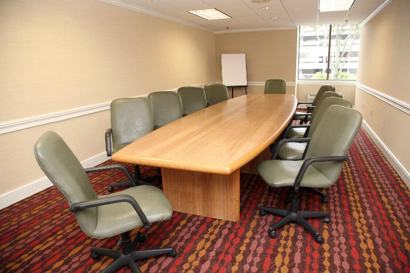 בית מלון כפרי Holiday Inn New London, An Ihg