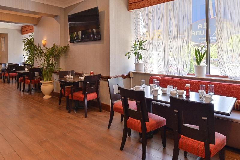 בית מלון כפרי Holiday Inn New London, An Ihg