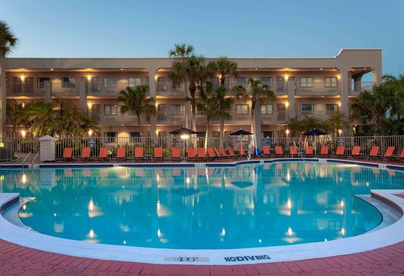 هتل La Quinta By Wyndham Ft. Myers Sanibel Gateway