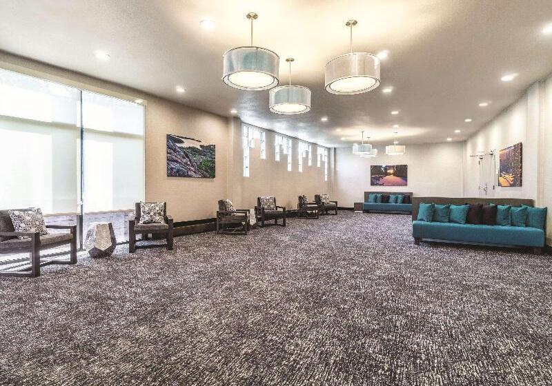 Отель La Quinta By Wyndham Glenwood Springs