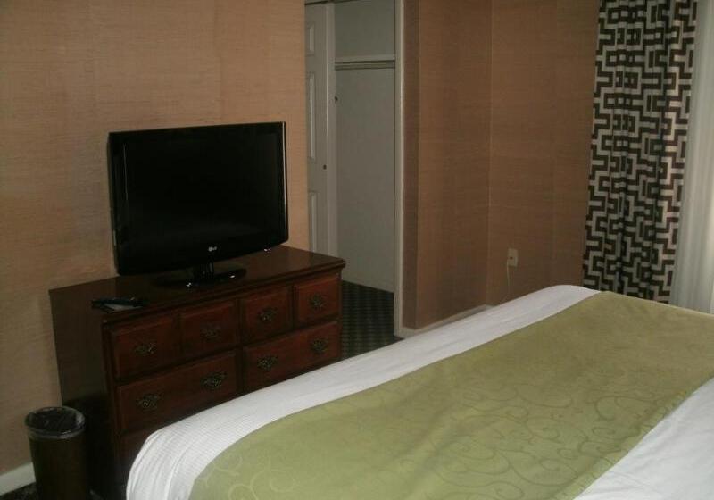 هتل Merry Acres Inn