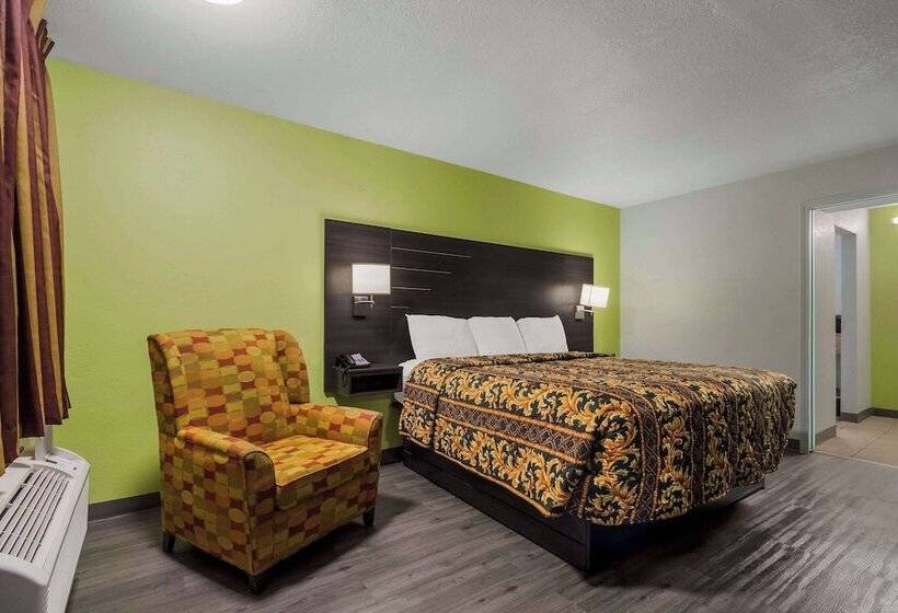 בית מלון כפרי Rodeway Inn Conference Center