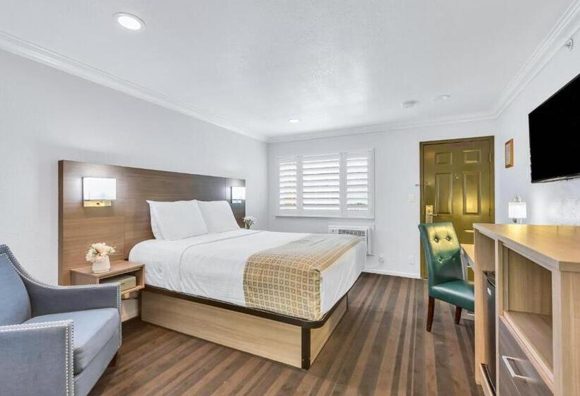 Napa Valley Hotel & Suites