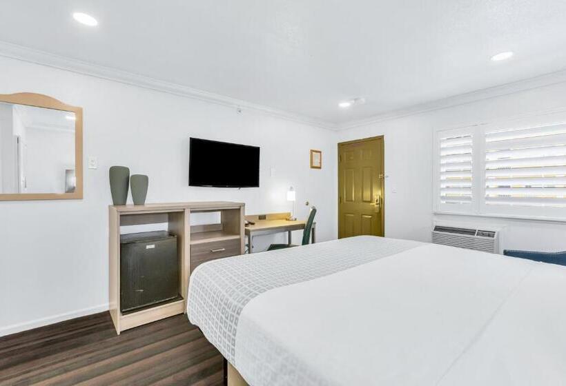 Napa Valley Hotel & Suites