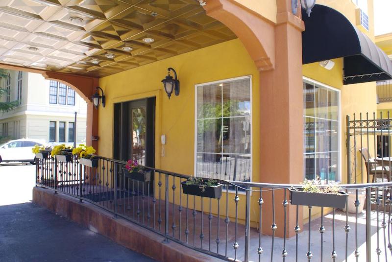 Napa Valley Hotel & Suites