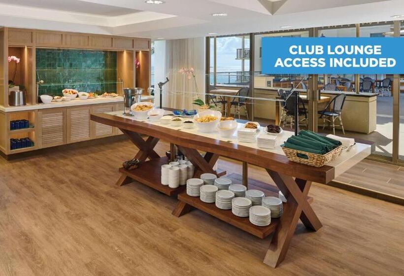 בית מלון כפרי Outrigger Reef Waikiki Beach Resort