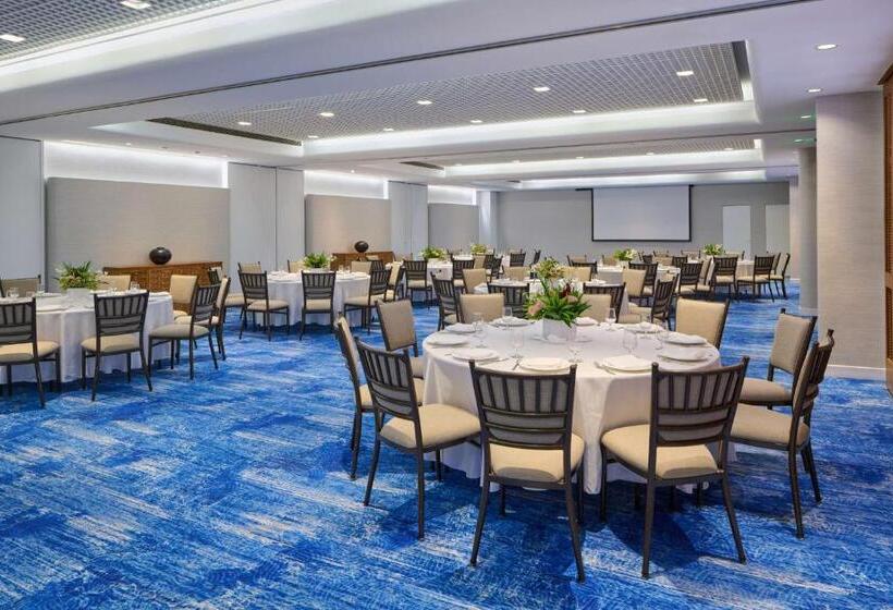 בית מלון כפרי Outrigger Reef Waikiki Beach Resort