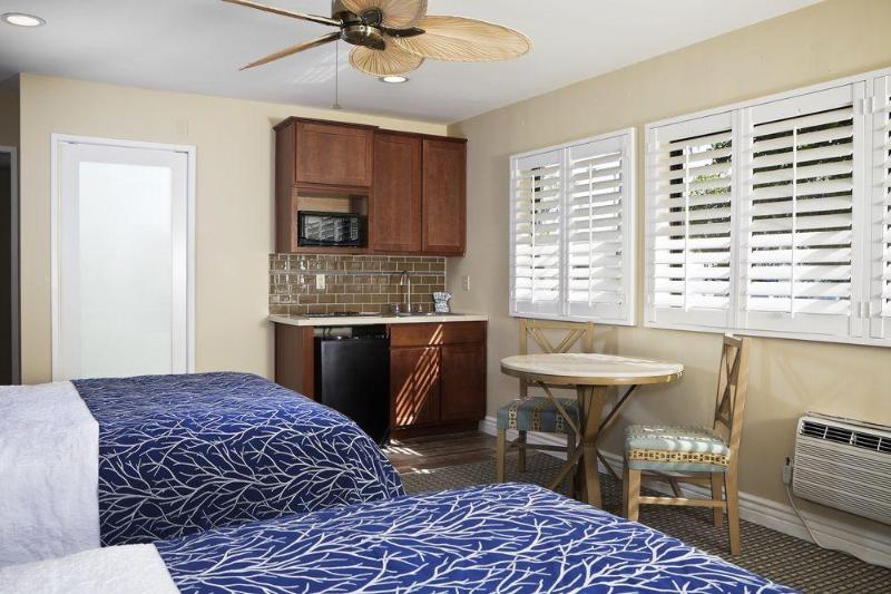 ホテル Pacific Shores Inn