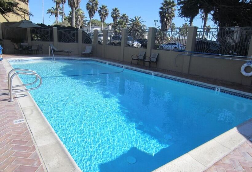 ホテル Pacific Shores Inn