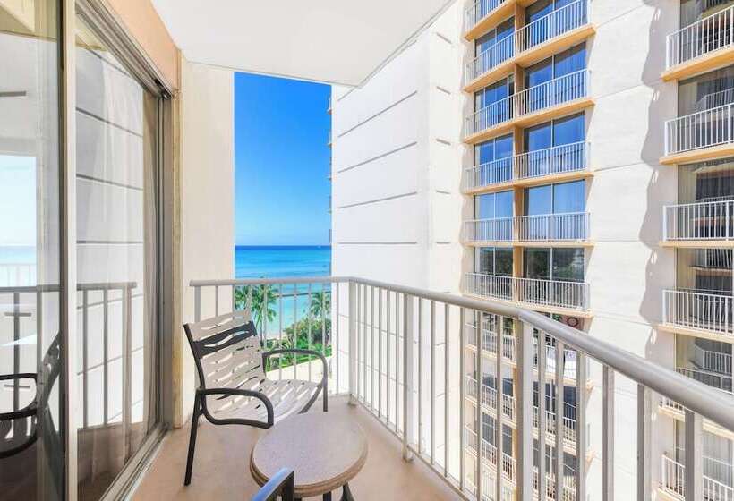 בית מלון כפרי Park Shore Waikiki