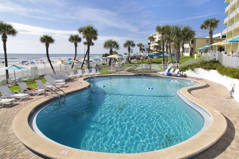 هتل Perry S Oceanedge Resort