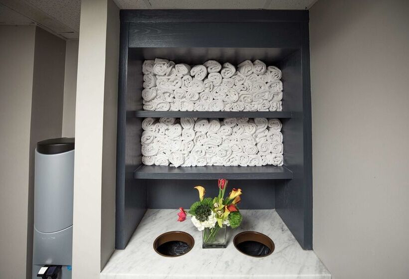 هتل Phillips Kansas City Curio Collection By Hilton