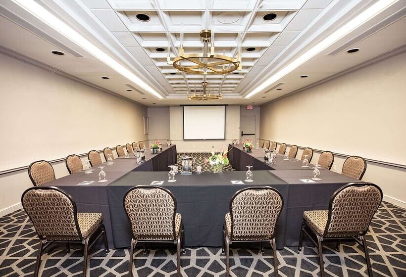 هتل Phillips Kansas City Curio Collection By Hilton