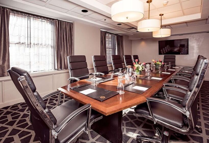 هتل Phillips Kansas City Curio Collection By Hilton