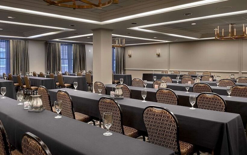 هتل Phillips Kansas City Curio Collection By Hilton