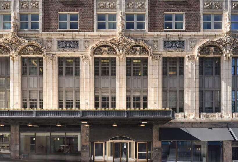 هتل Phillips Kansas City Curio Collection By Hilton