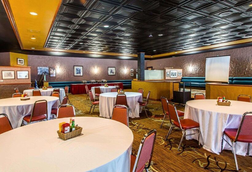 בית מלון כפרי Quality Inn And Conference Center Greeley Downtown