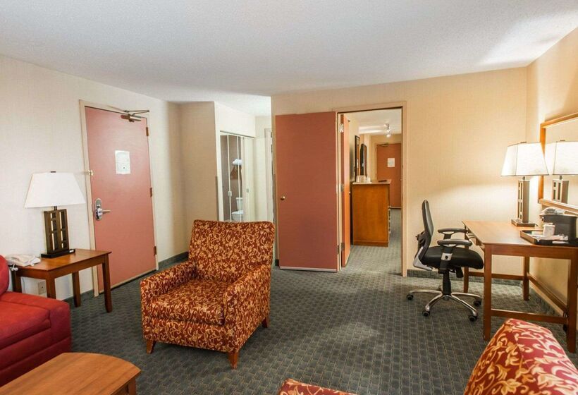 בית מלון כפרי Quality Inn And Conference Center Greeley Downtown