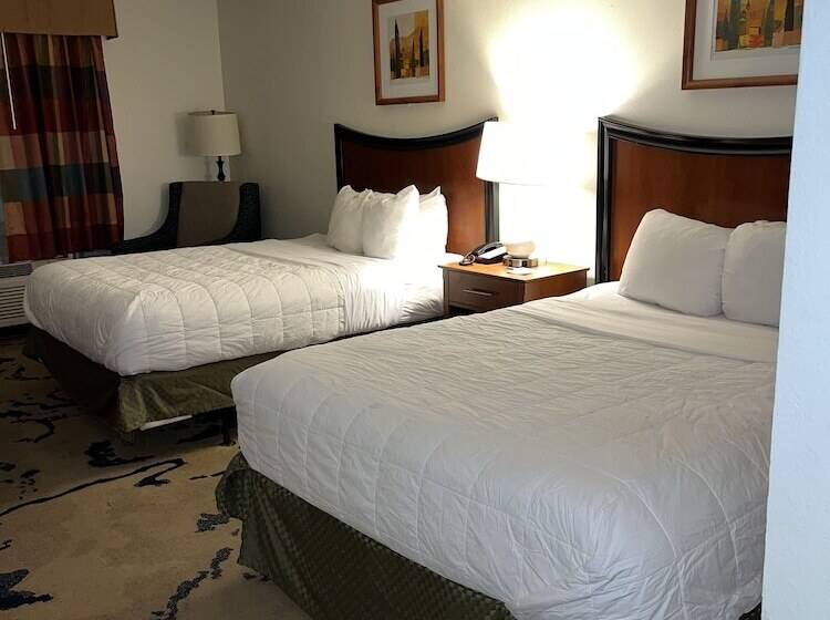 בית מלון כפרי Quality Inn And Conference Center Greeley Downtown