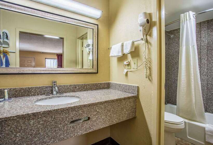 هتل Quality Inn