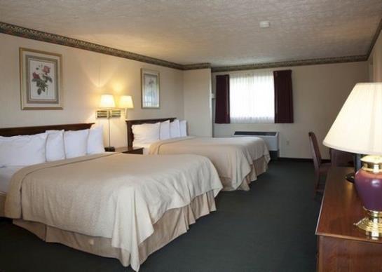 ホテル Quality Inn Breeze Manor