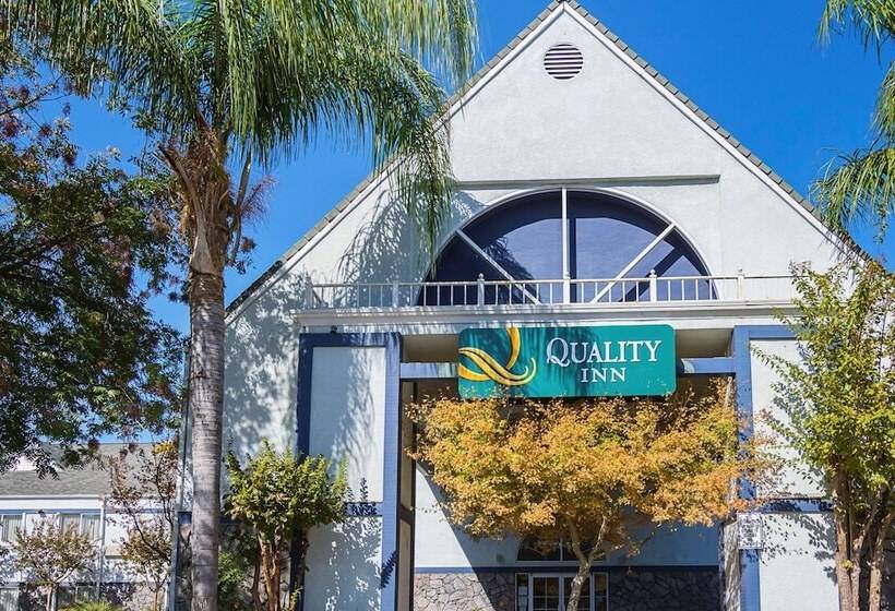 هتل Quality Inn Fresno Yosemite Airport