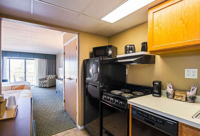 هتل Quality Inn Oceanfront