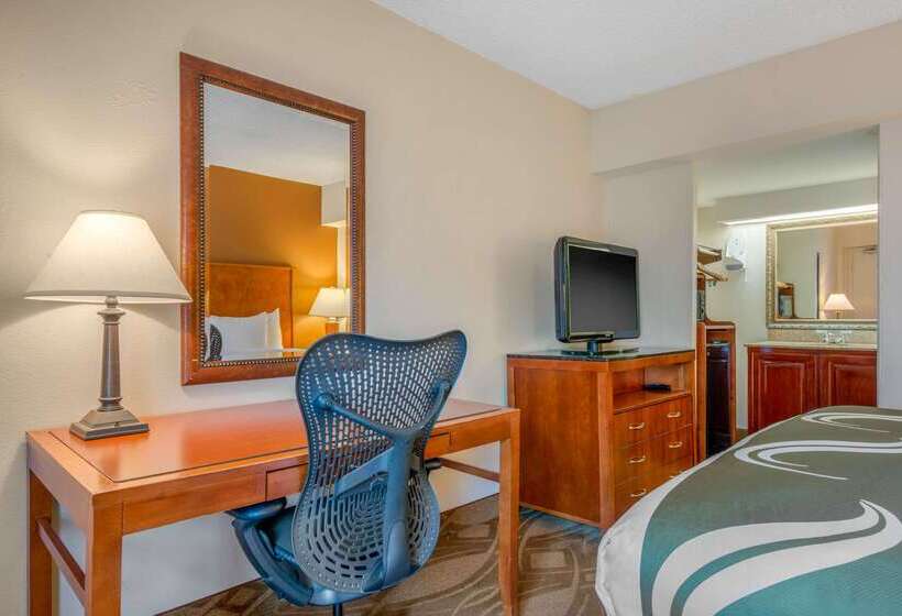 Отель Quality Inn Savannah Historic District