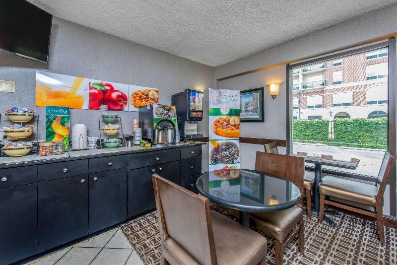 هتل Quality Inn Savannah Historic District