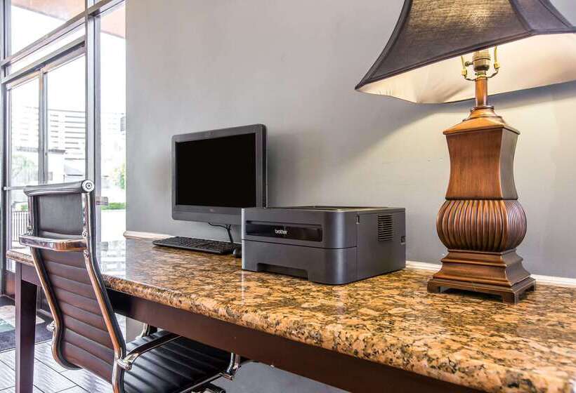 בית מלון כפרי Quality Inn & Suites Bell Gardenslos Angeles