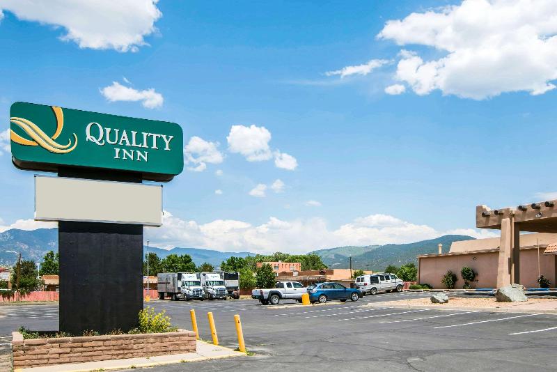 هتل Quality Inn