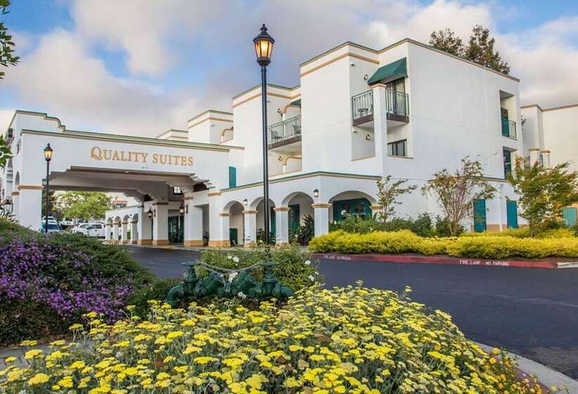 בית מלון כפרי Quality Suites Downtown San Luis Obispo