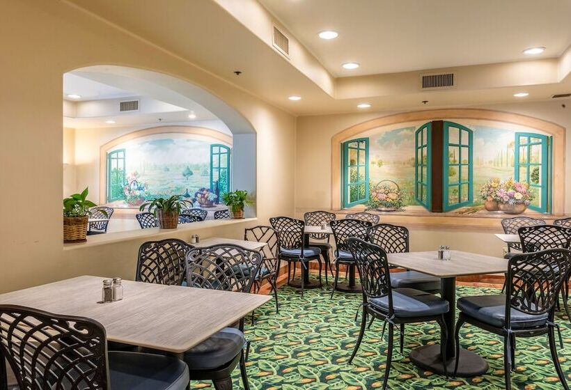 בית מלון כפרי Quality Suites Downtown San Luis Obispo
